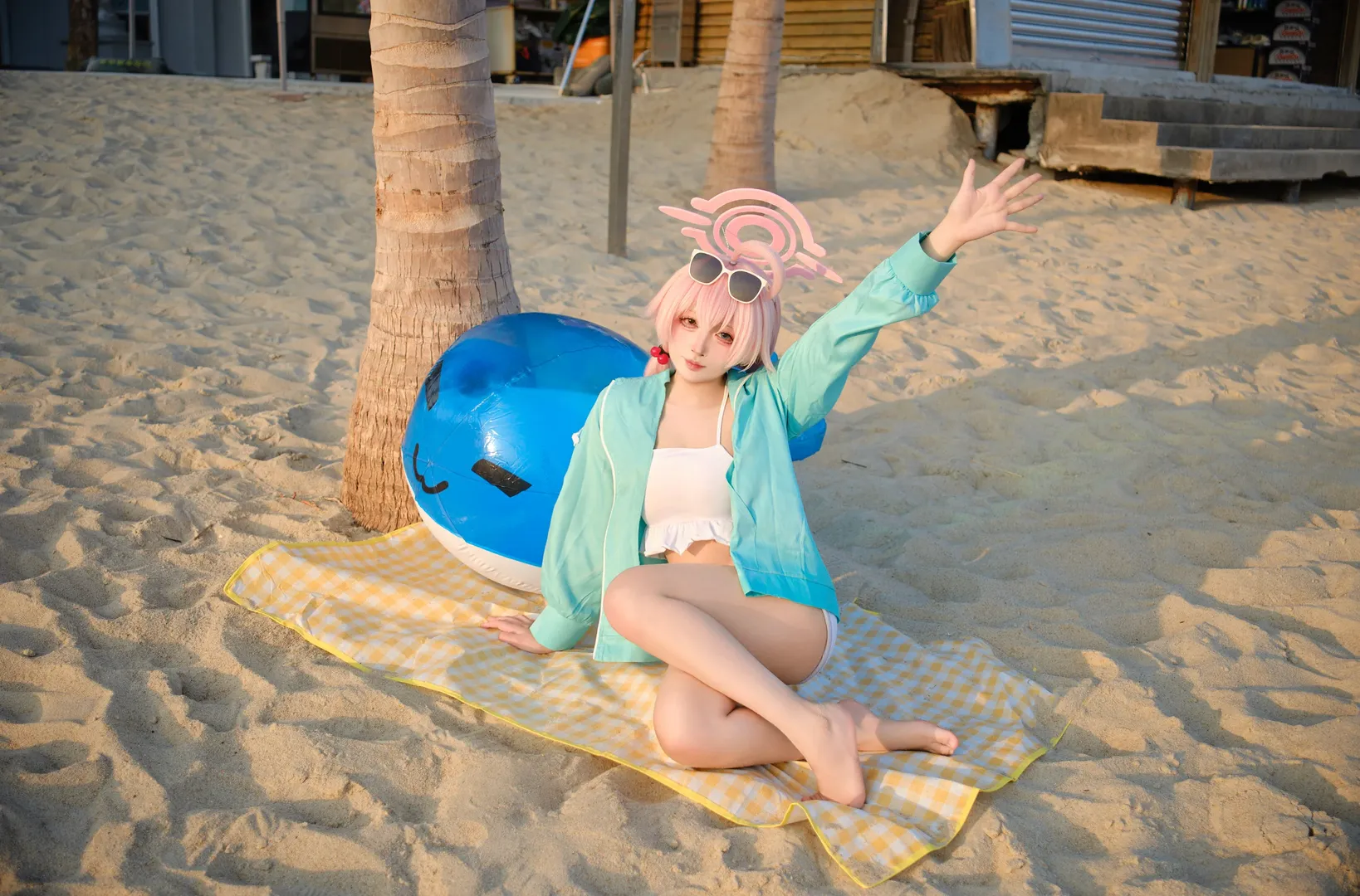 ブルーアーカイブ, コスプレ撮影, 小鳥遊ホシノ コスプレ, 夏の水着, ビーチコスプレ - 3枚目