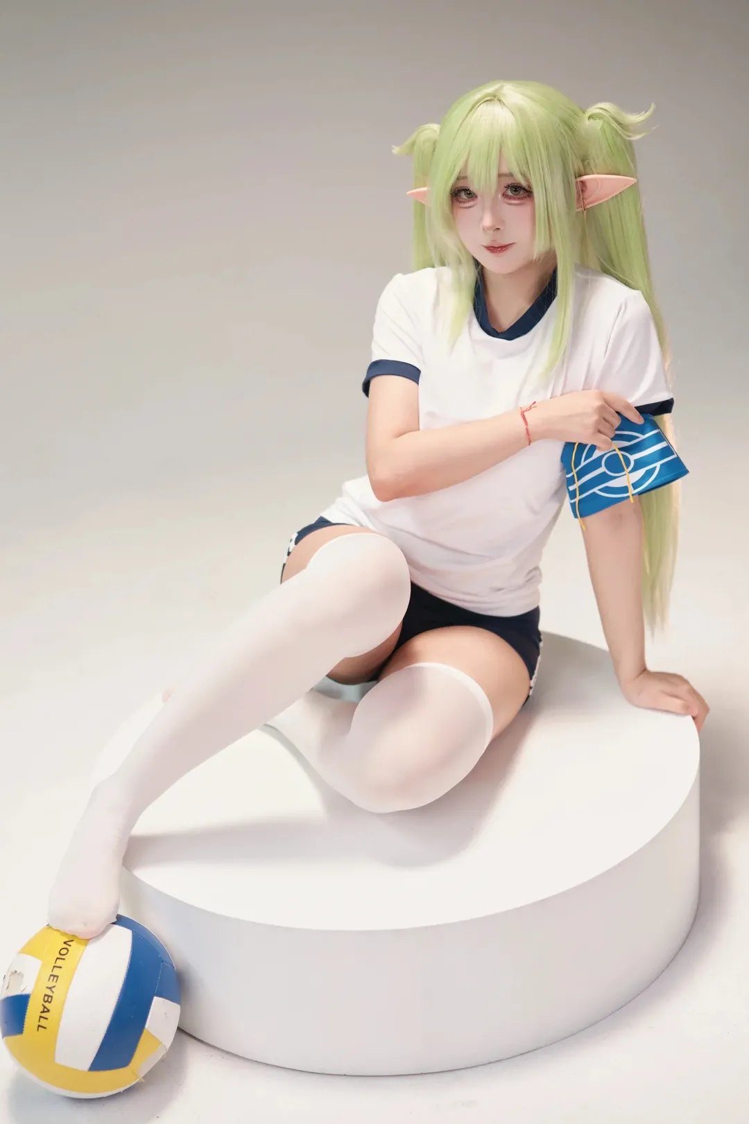 碧蓝档案, 橘望cos, 体操服cosplay, 白丝过膝袜, 二次元运动风