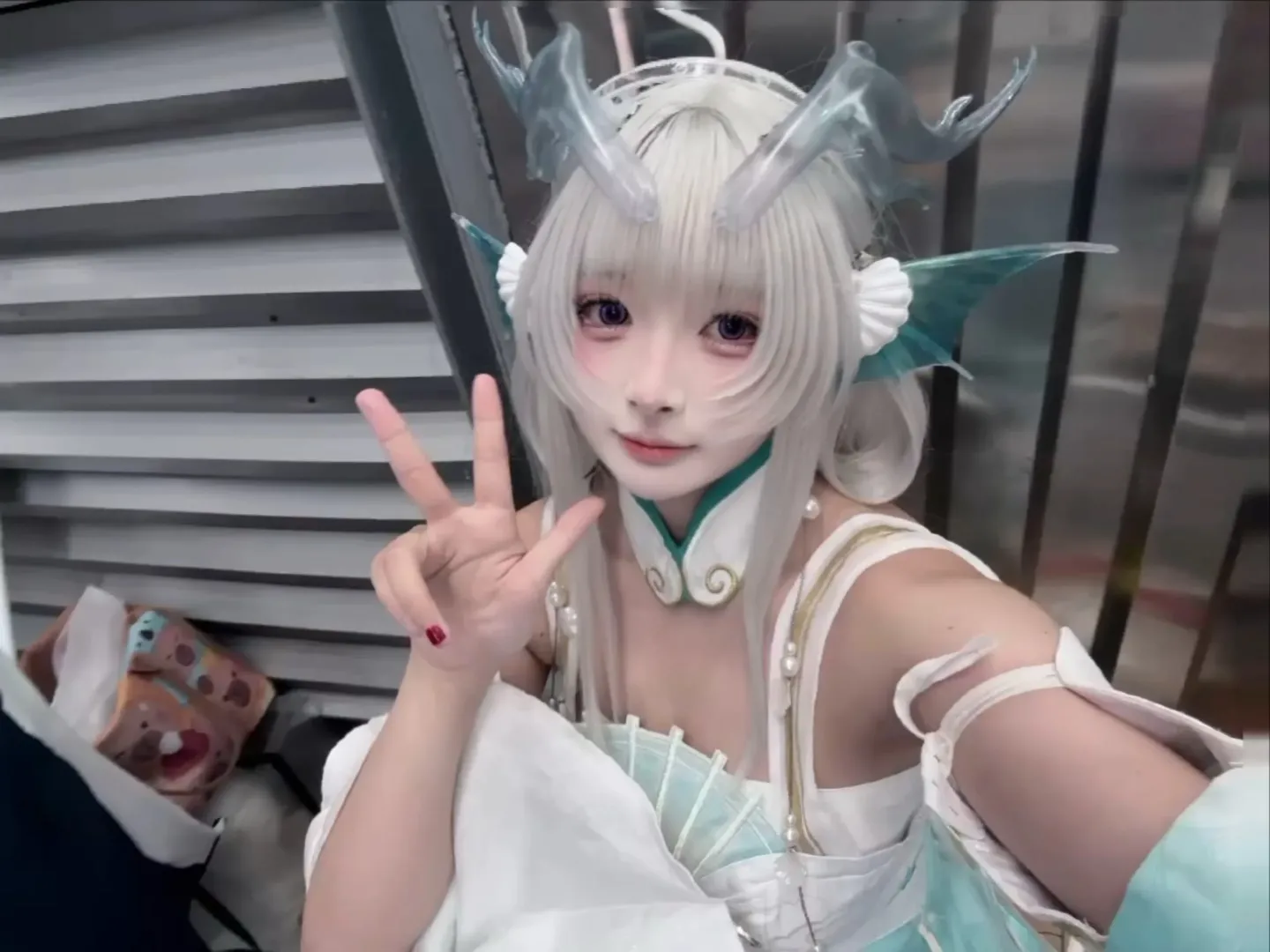 漫展返图, 白毛cos, cosplay腮红推荐, 仙气造型妆面, 妆容教程 - 第2张
