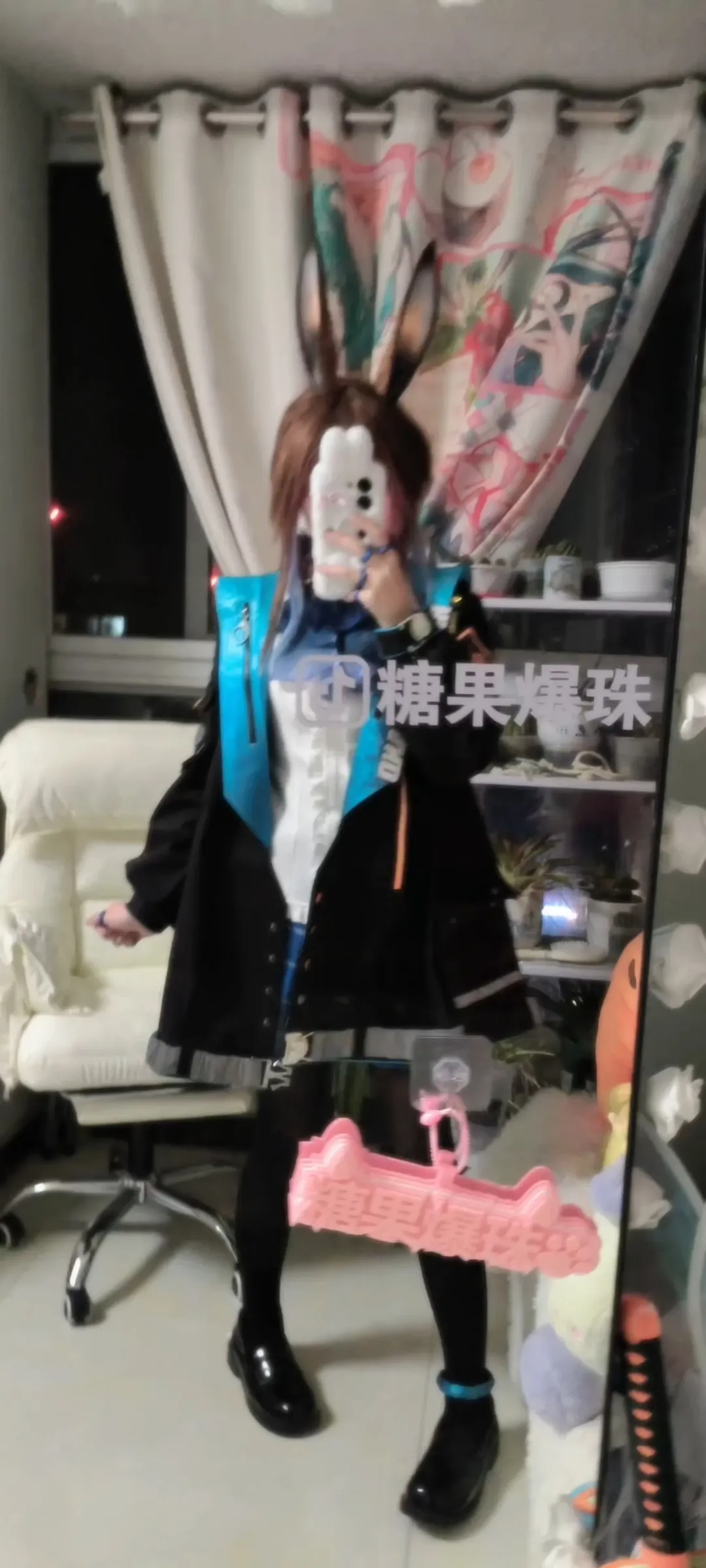 明日方舟, 阿米娅cos, cos试衣, 对镜拍, 80d黑丝 - 第1张