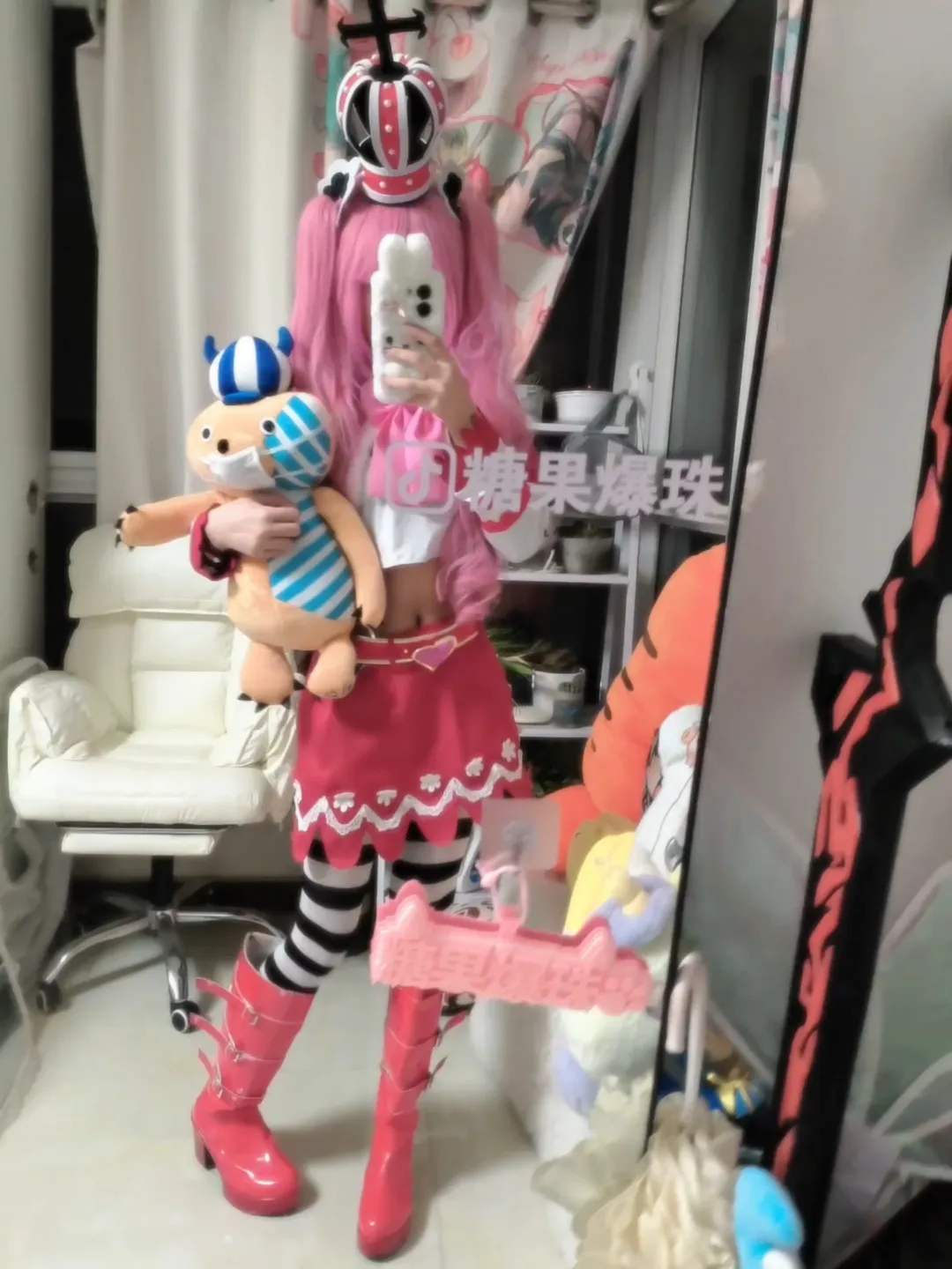 二次元cosplay, 对镜拍, 海贼王, 佩罗娜cos, 条纹丝袜 - 第1张