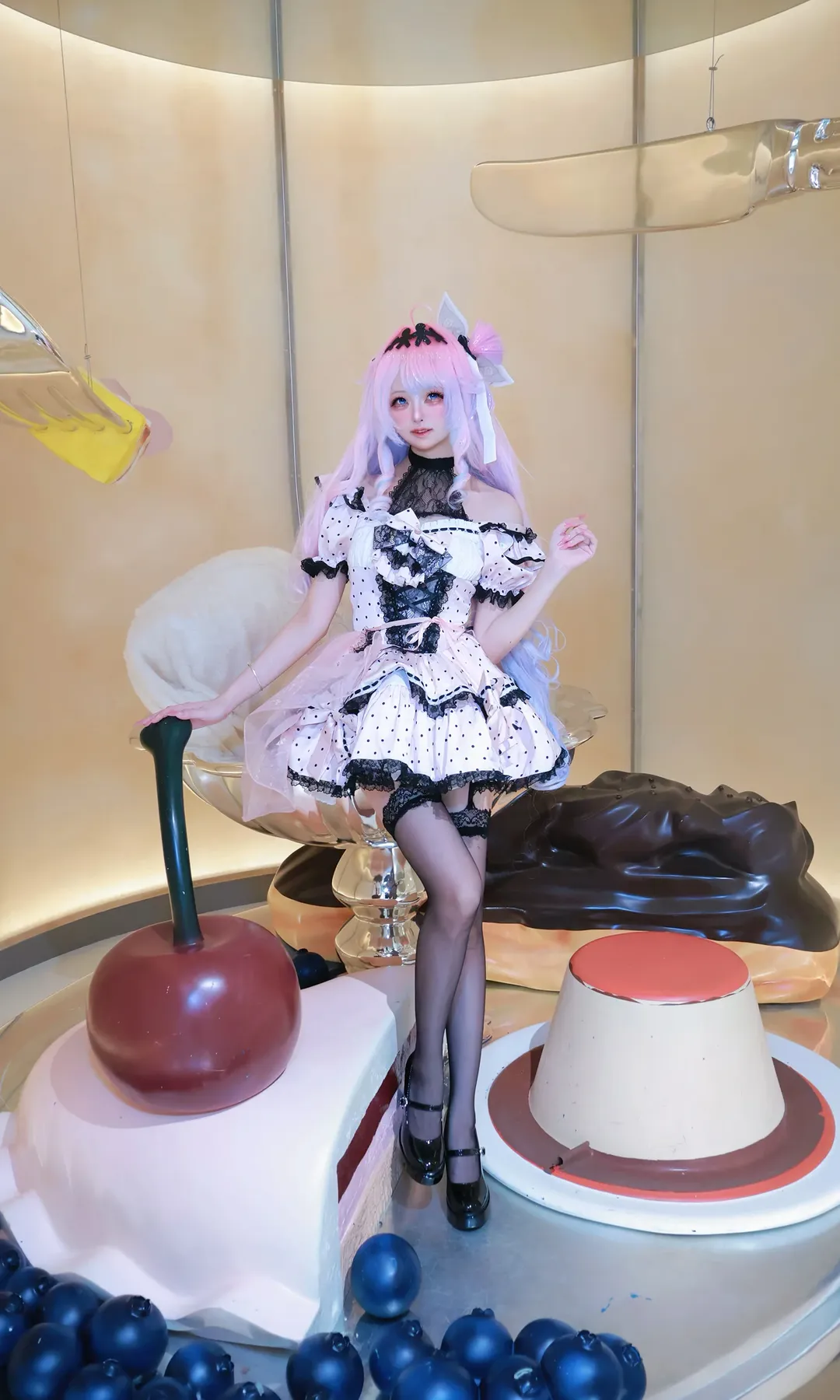 鸣潮, 达妮娅cos, Lolita风格, 私设cos, 甜品主题摄影