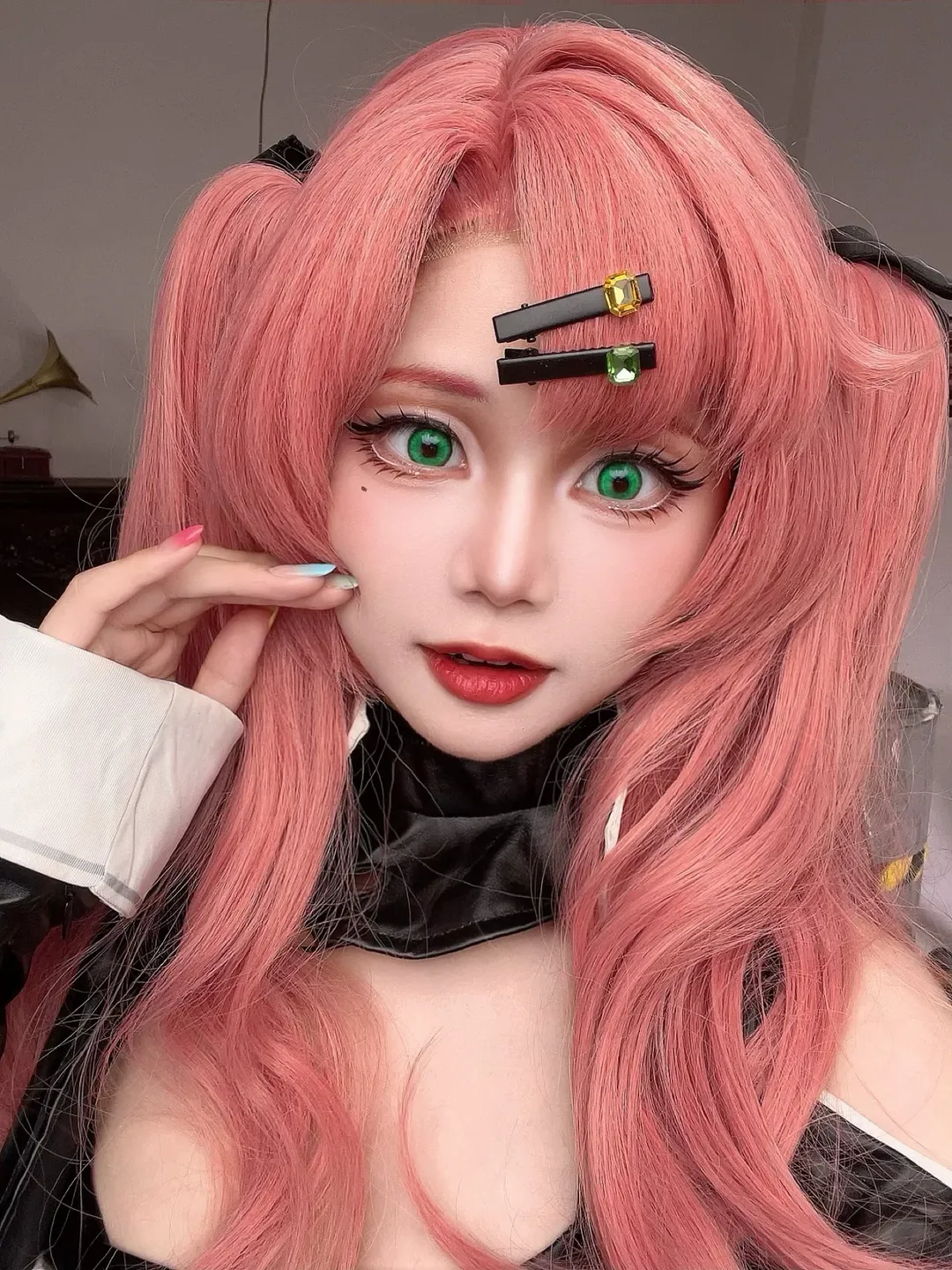 角色扮演, 绝区零, 粉色假发, cos美瞳, 妮可cos