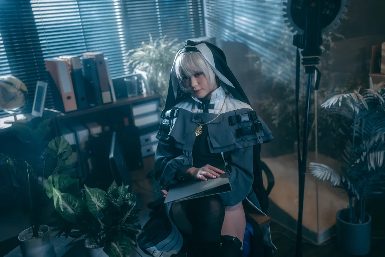 アークナイツ, 黒ストッキング, スペクター コスプレ, チェーンソーの小道具, 修道服 - 5枚目