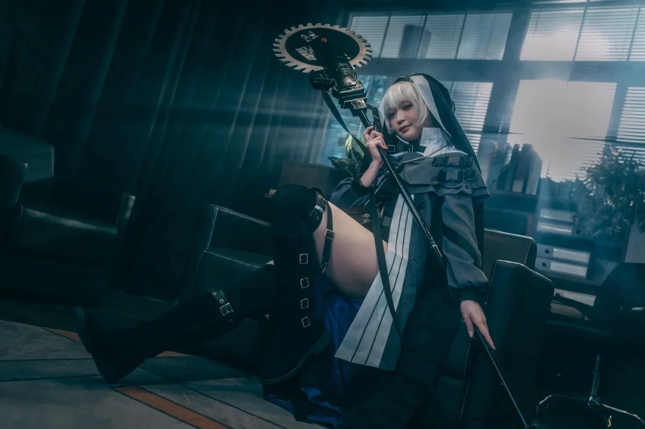 アークナイツ, 黒ストッキング, スペクター コスプレ, チェーンソーの小道具, 修道服