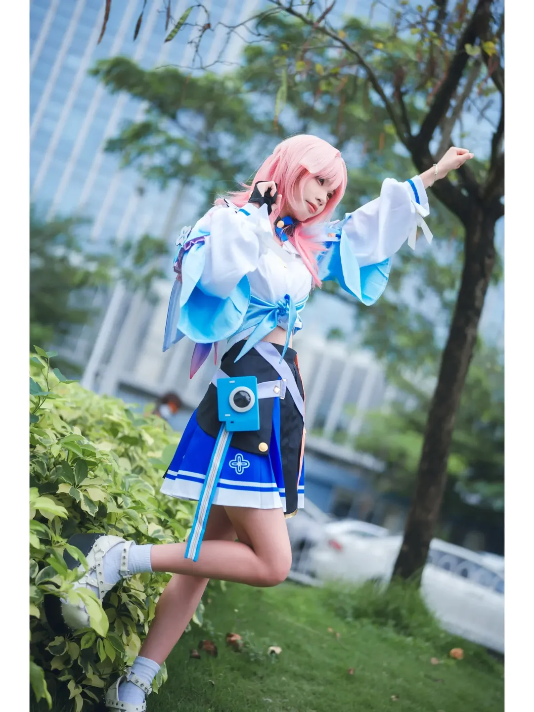 崩坏星穹铁道, 三月七cos, 萤火虫漫展, cosplay摄影, 户外漫展 - 第3张