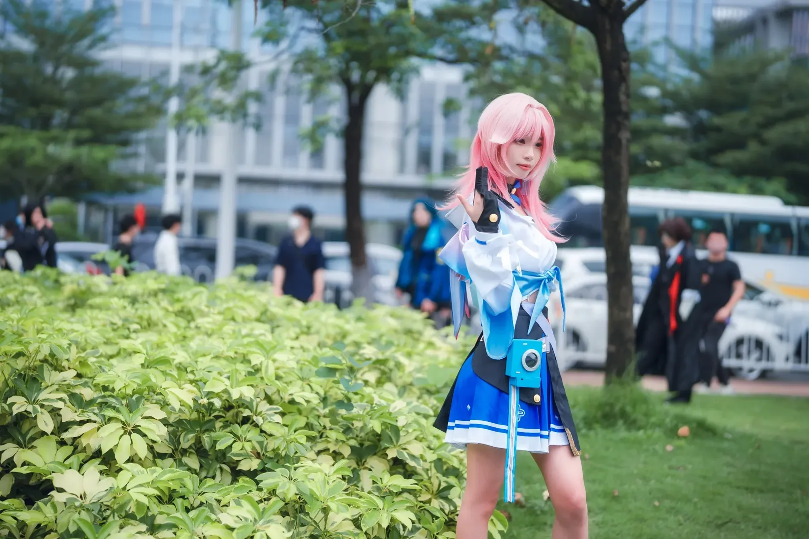 崩坏星穹铁道, 三月七cos, 萤火虫漫展, cosplay摄影, 户外漫展 - 第9张