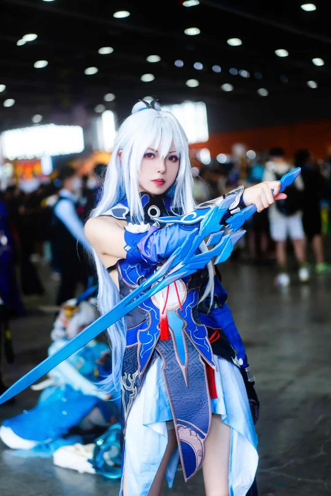 cosplay, 崩坏星穹铁道, 蓝白配色, CICF漫展, 冰剑造型 - 第3张