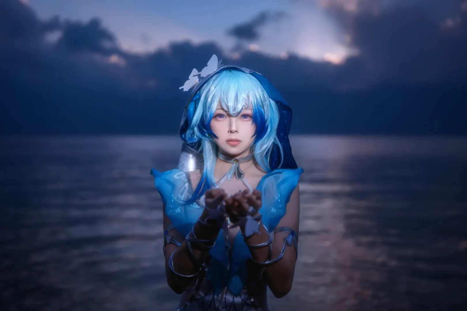 鸣潮, 守岸人cos, cosplay摄影, 旅拍返图, 清冷感造型 - 第2张