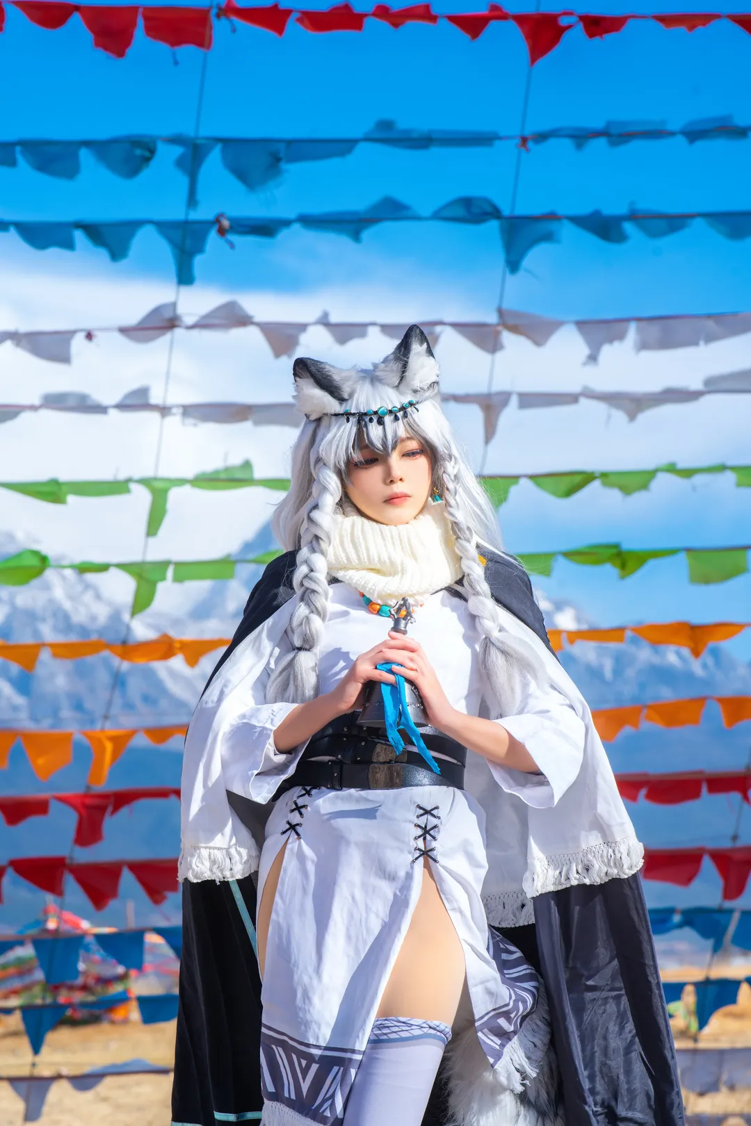 初雪 コスプレ, アークナイツ, 雪山ロケ, 聖聆初雪, 白いニーソックス