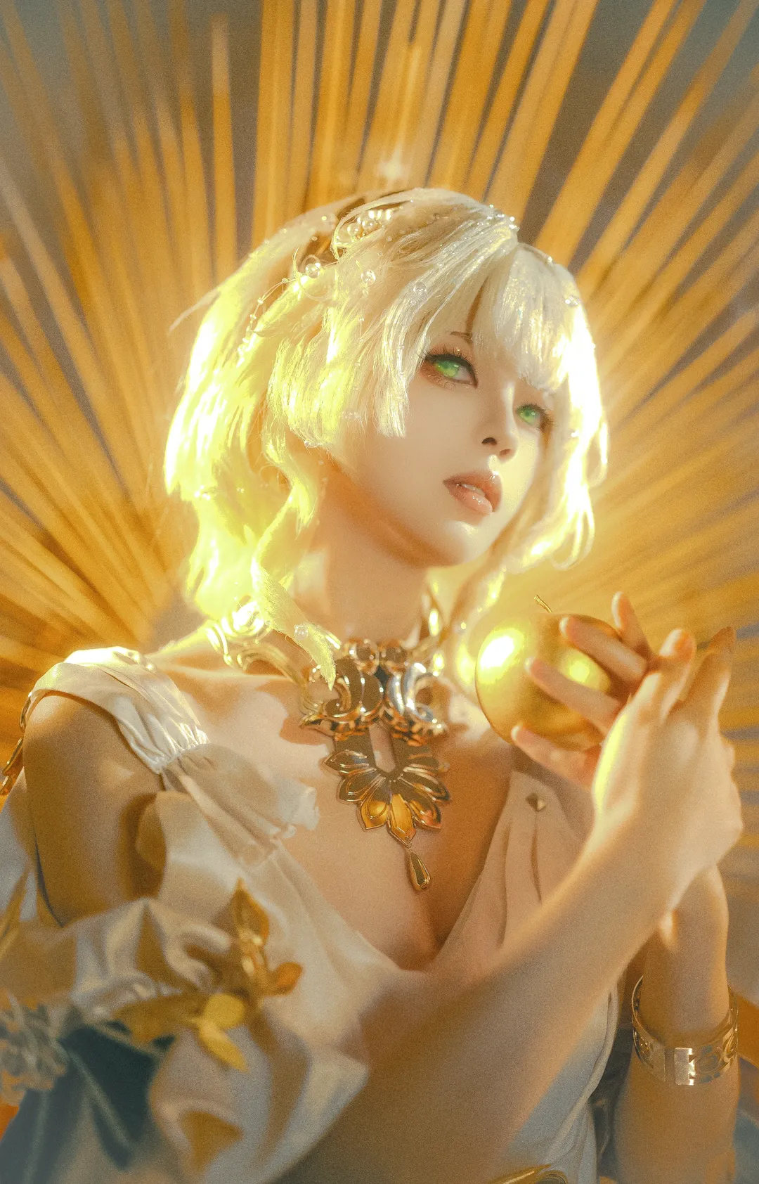 Aglaea Cosplay, Honkai: Star Rail, Omphalos, Cosplay photoshoot, Golden deity