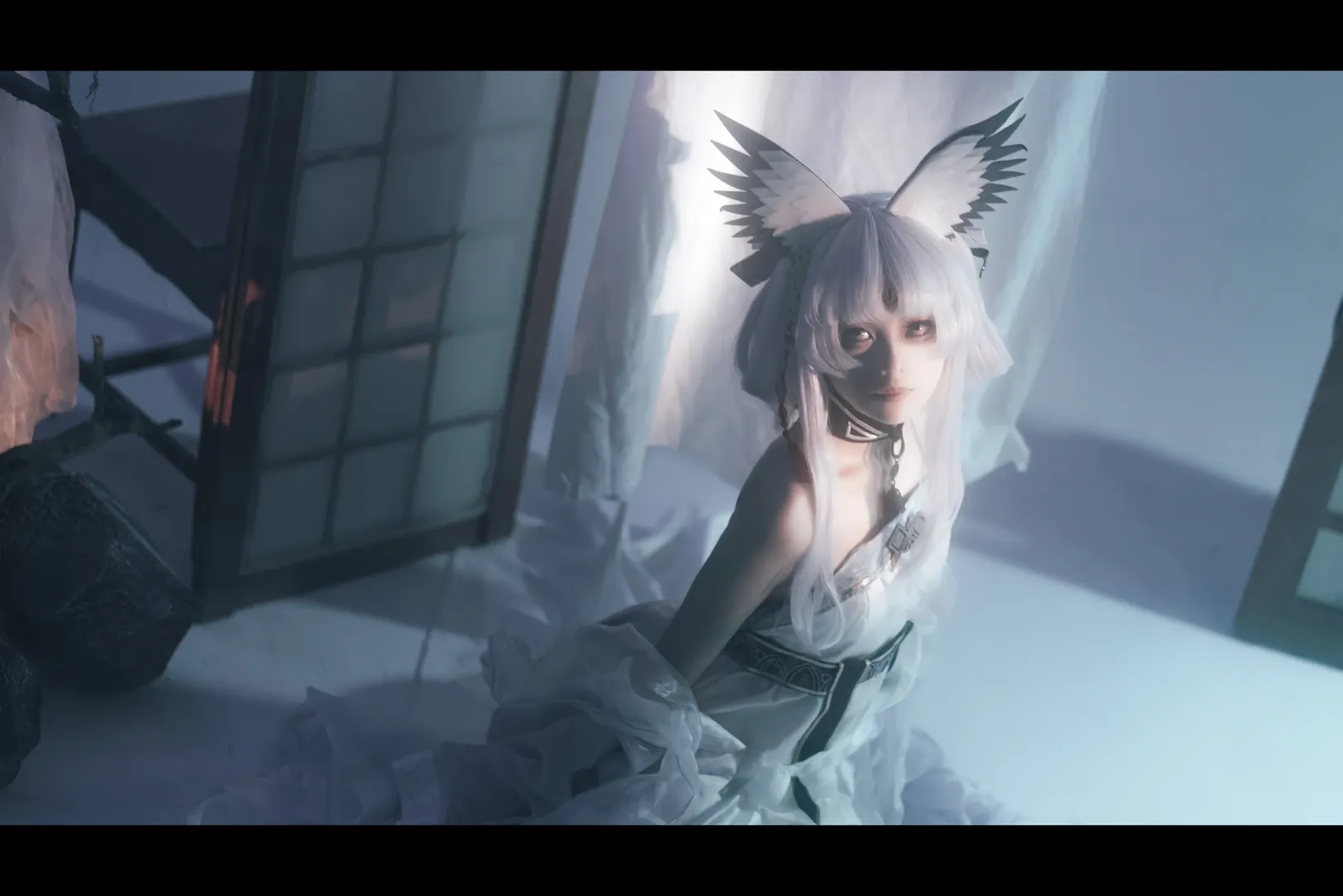 cosplay, 明日方舟, 白面鸮cos, 冷色调拍摄, 服装细节分享
