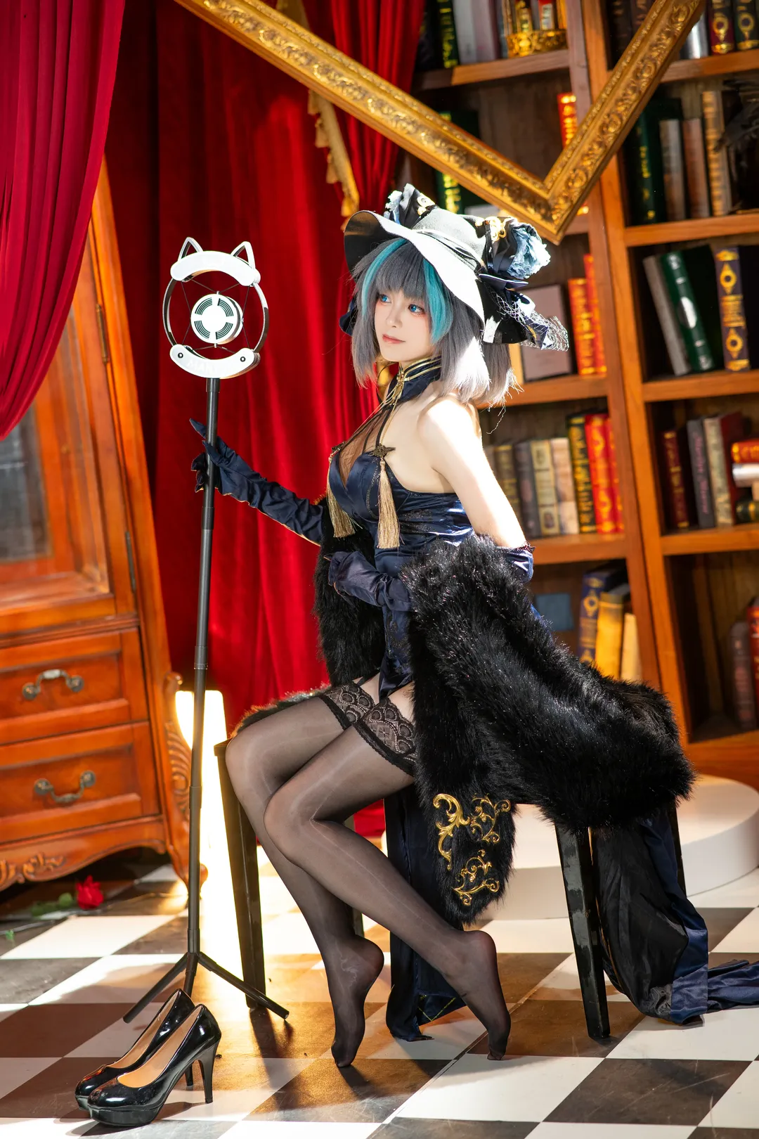 柴郡cos, 碧蓝航线, 黑丝穿搭, 复古风cosplay, 猫耳道具
