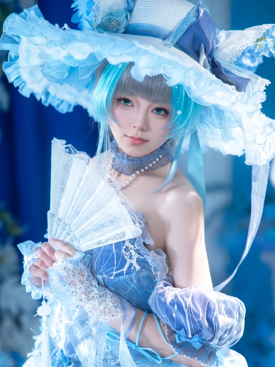 Cheshire Cosplay, Azur Lane, Wig styling, Cosplay photo sharing, Blue-themed cosplay - Image 1