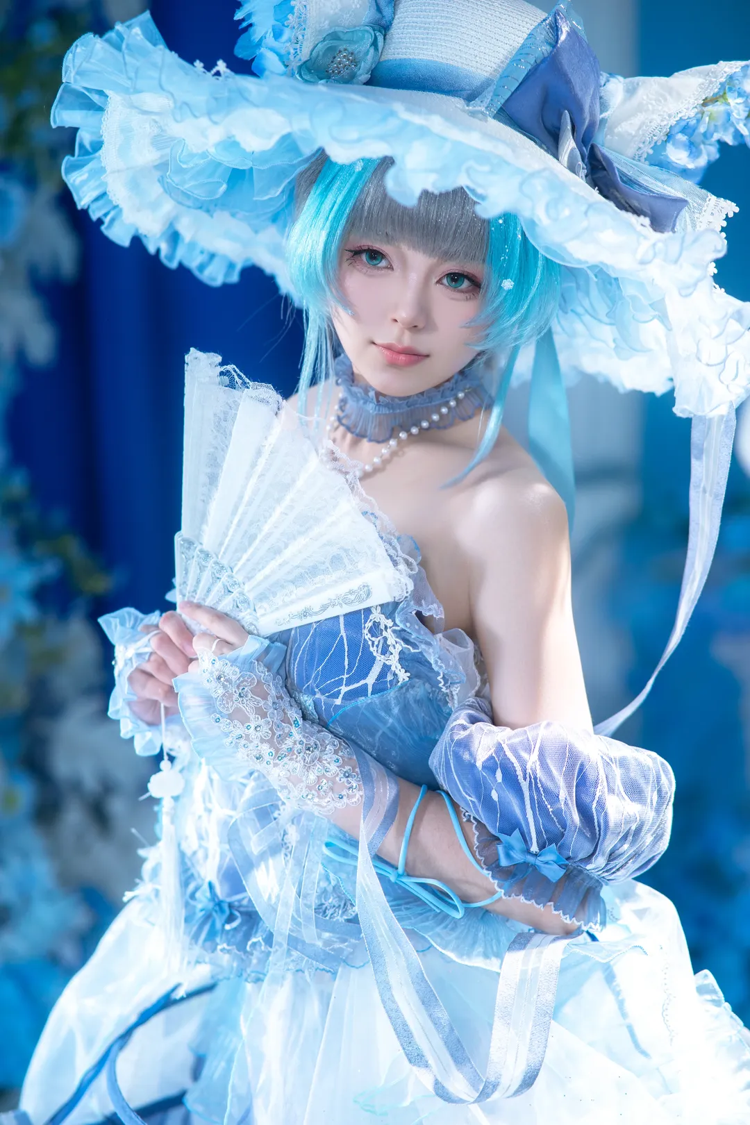 Cheshire Cosplay, Azur Lane, Wig styling, Cosplay photo sharing, Blue-themed cosplay