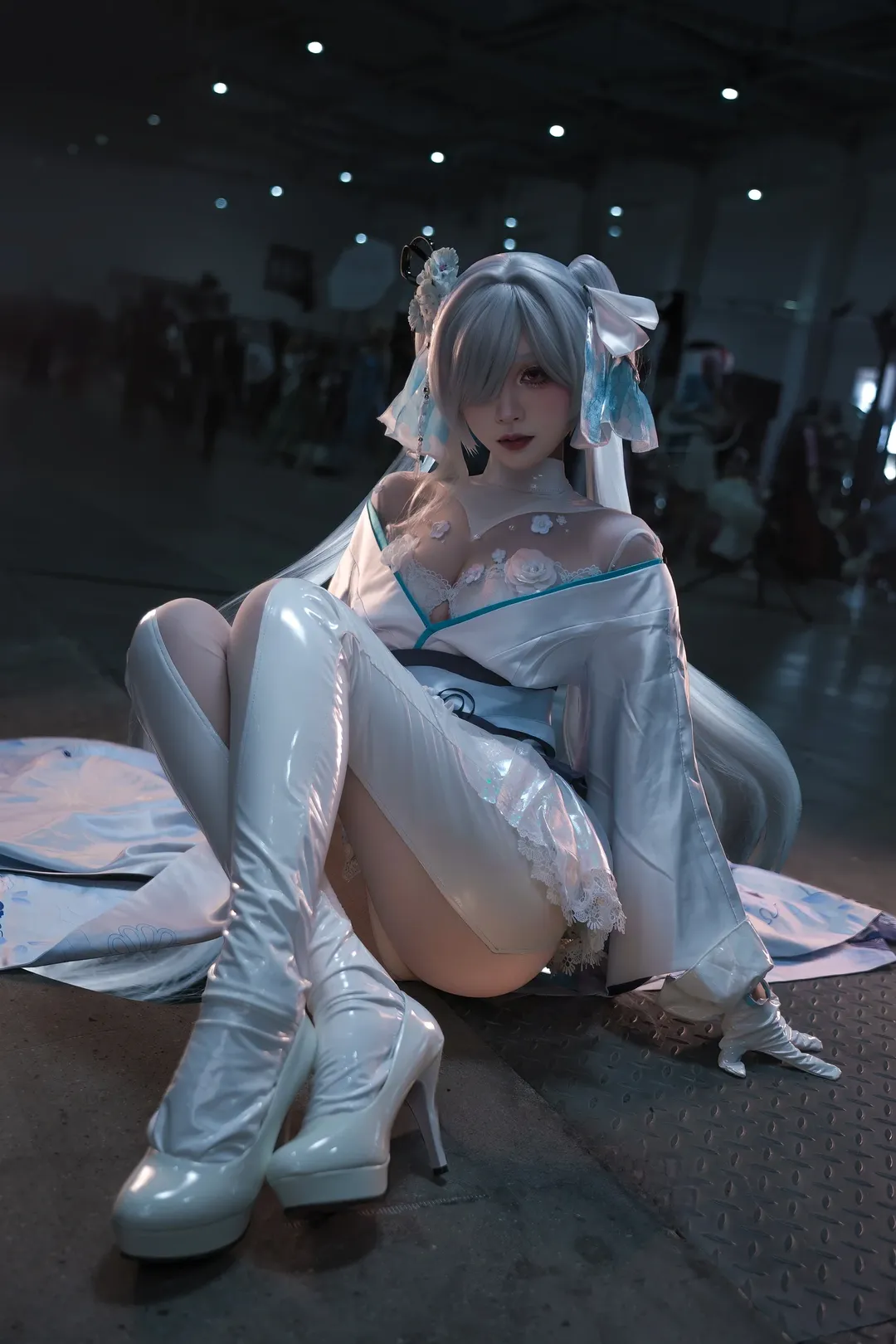 cosplay, Goddess of Victory: Nikke, Cinderella cosplay, Silver hair wig, White tights cosplay