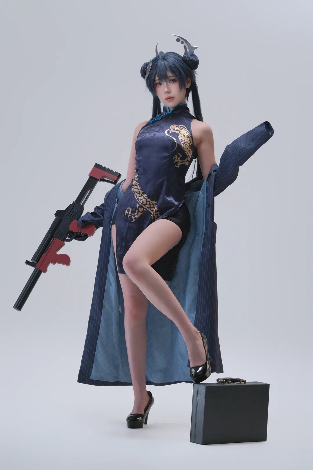Blue Archive, Misaki cosplay, Qipao cosplay, Firearm props, Yakuza princess - Image 1