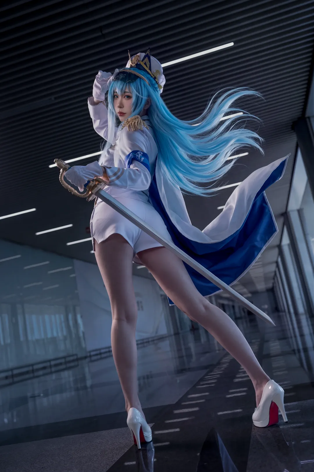 氛围感摄影, NIKKE胜利女神, 海伦cos, 白丝高跟, 海军风制服