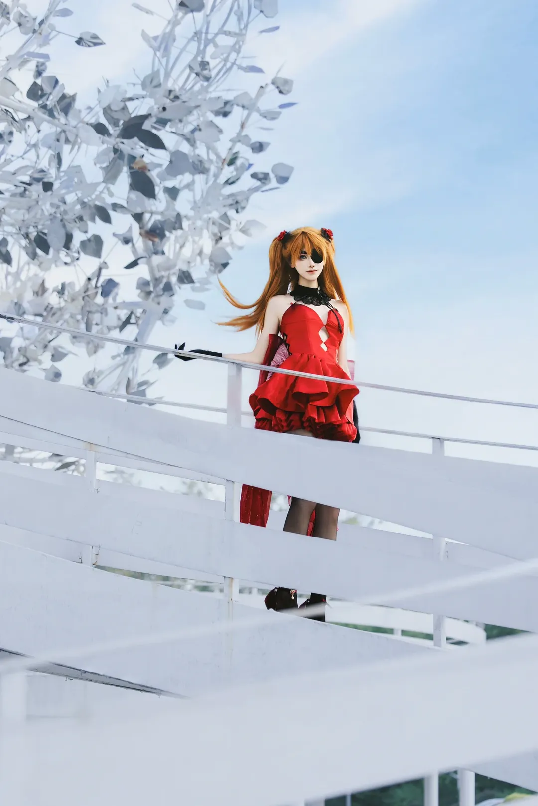 コスプレ, 勝利の女神：NIKKE, アスカコスプレ, 黒タイツ コーデ, 赤ドレス写真 - 1枚目
