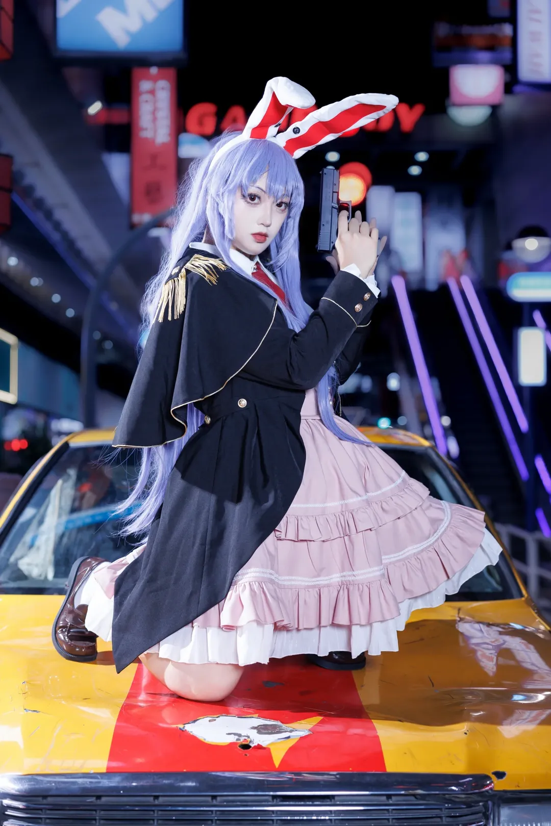 東方Project, 二次元コスプレ, 鈴仙・優曇華院・イナバコスプレ, ミリタリー風コーデ, ネオン夜景ストリートスナップ - 8枚目