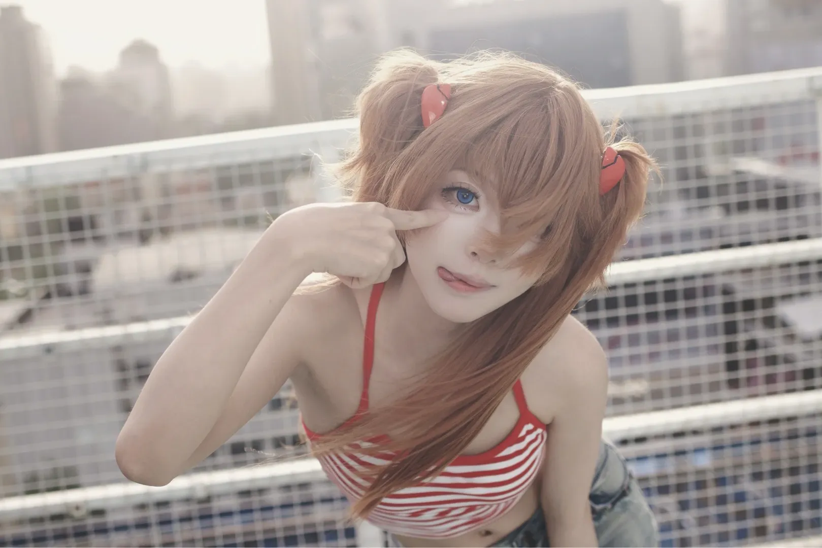 新世纪福音战士, cosplay正片, 天台外景, 惣流明日香cos, 红白条纹 - 第2张