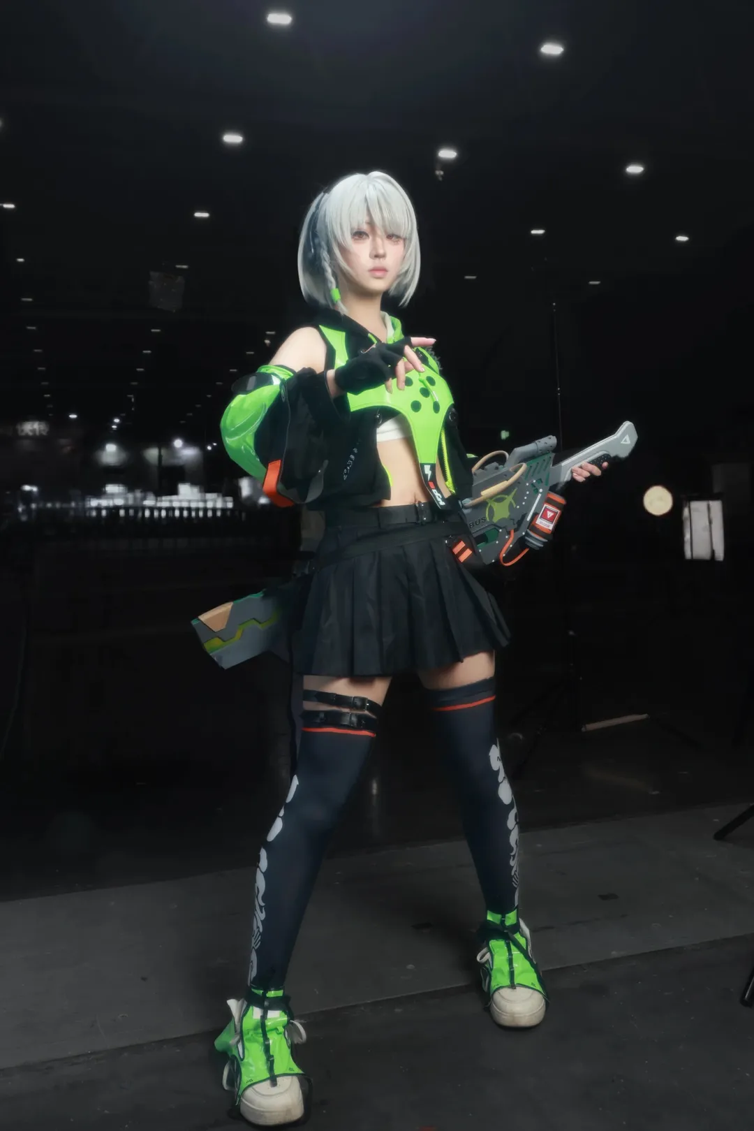絕區零, 安比德瑪拉cos, cosplay場照, 機能風穿搭, 黑絲長襪