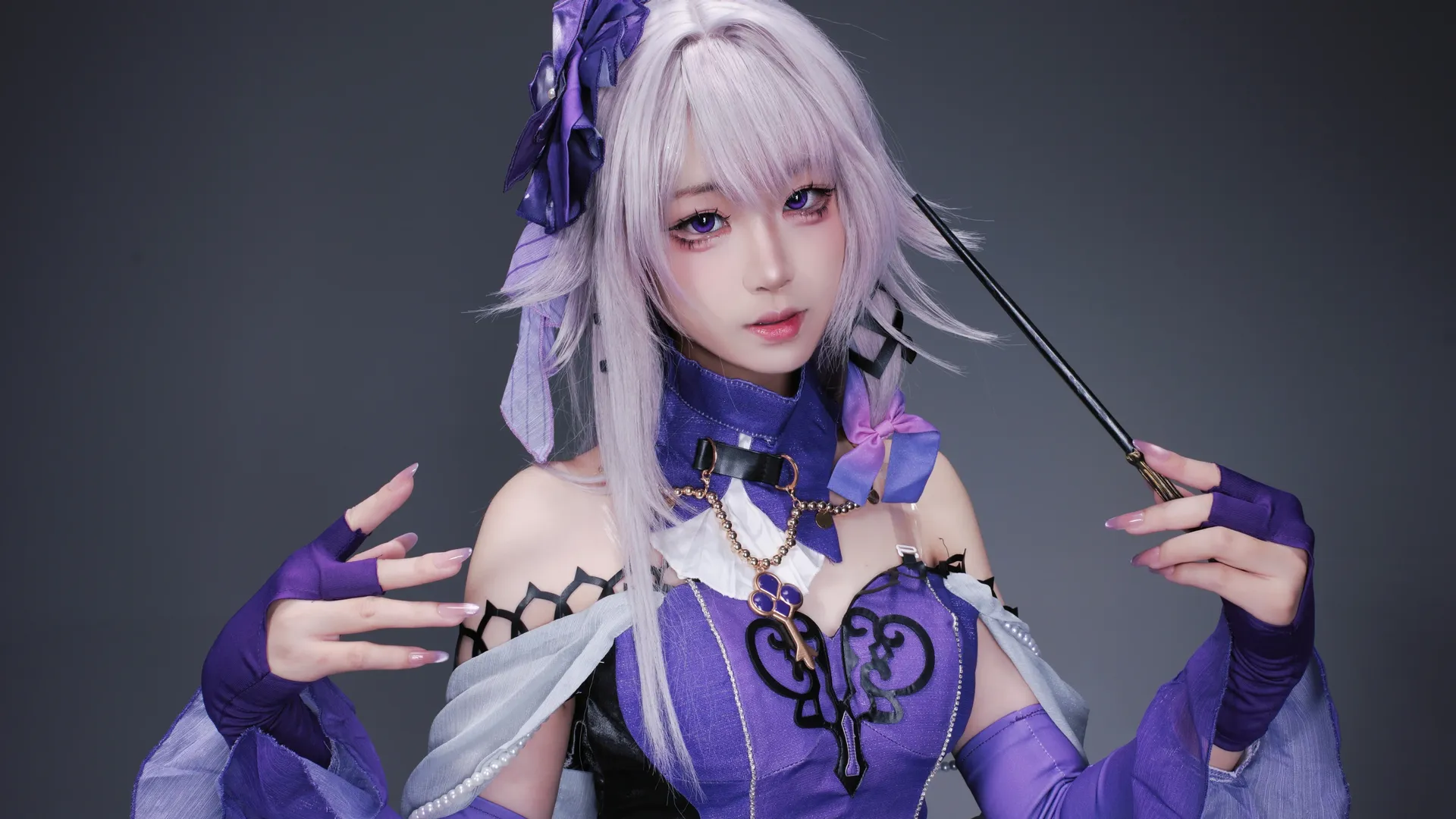 崩壞星穹鐵道, 大黑塔cos, cosplay攝影, 紫發紫瞳, 指揮家風格