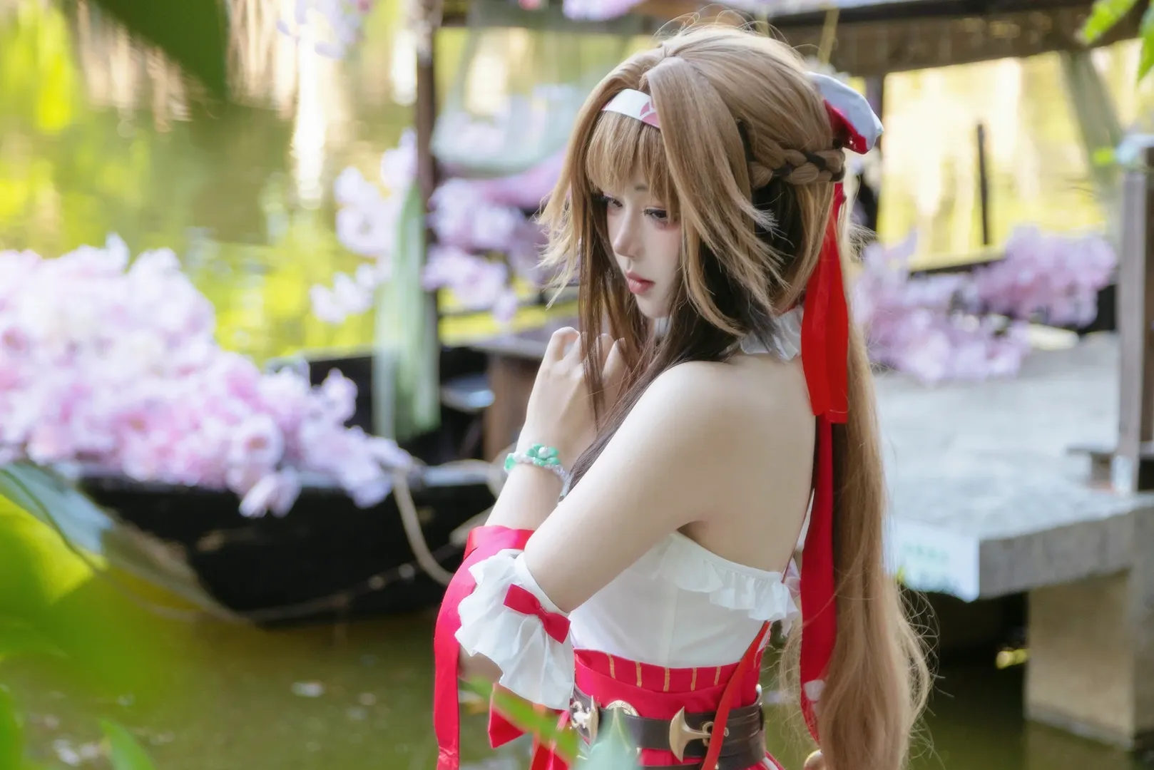 叶瞬光cos, 绝区零, cosplay, 外景摄影, 水边写真