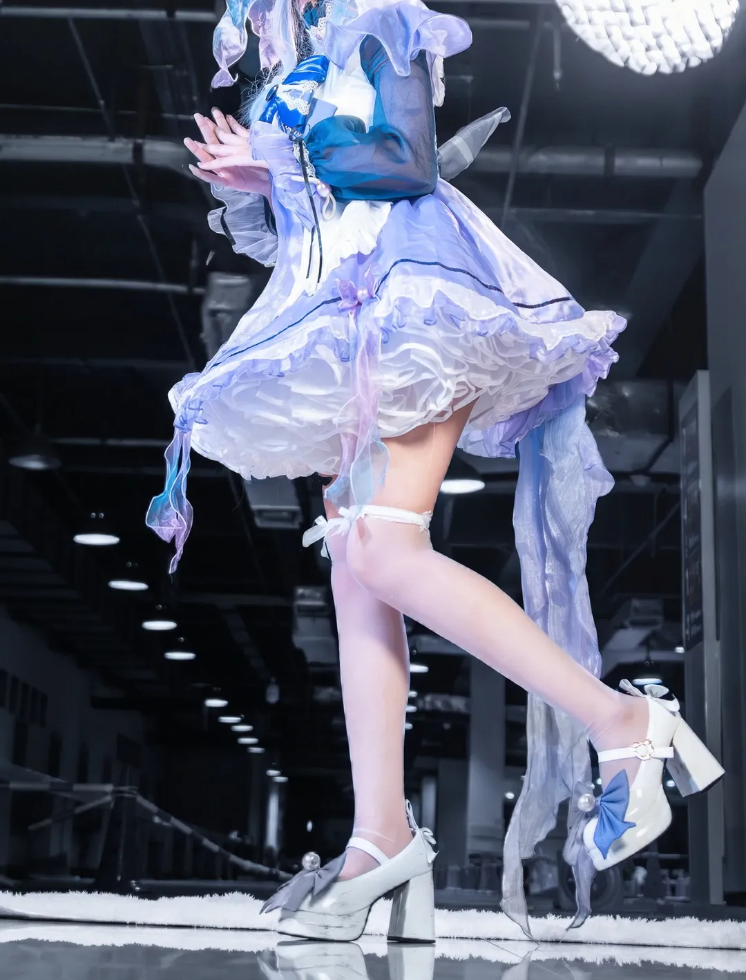 Convention photos, Cosplay photography, Genshin Impact cosplay, White tights and high heels, Leg-flattering outfits - Image 1