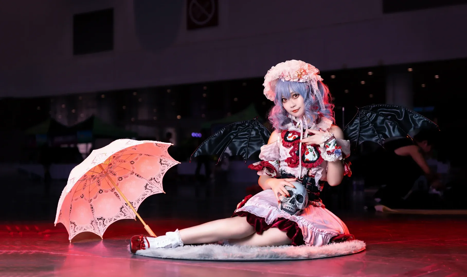 東方Project, レミリアコスプレ, イベント写真, ゴシック・ロリータ, レースソックス - 3枚目