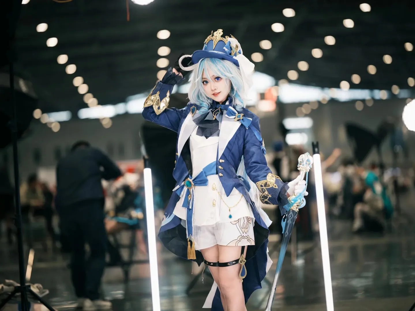 原神, フリーナ コスプレ, コスプレポーズ参考, アニメイベントの撮影ポーズ, 杖小道具撮影 - 3枚目