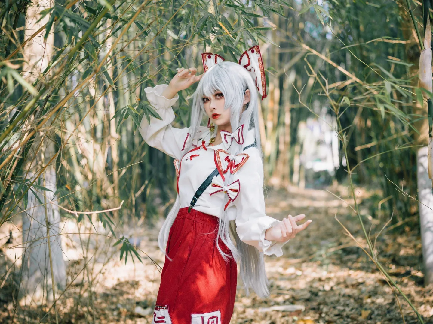 Outdoor photography, Fujiwara no Mokou cosplay, Silver hair, red eyes, Bamboo forest photoshoot, Touhou Project - Image 4