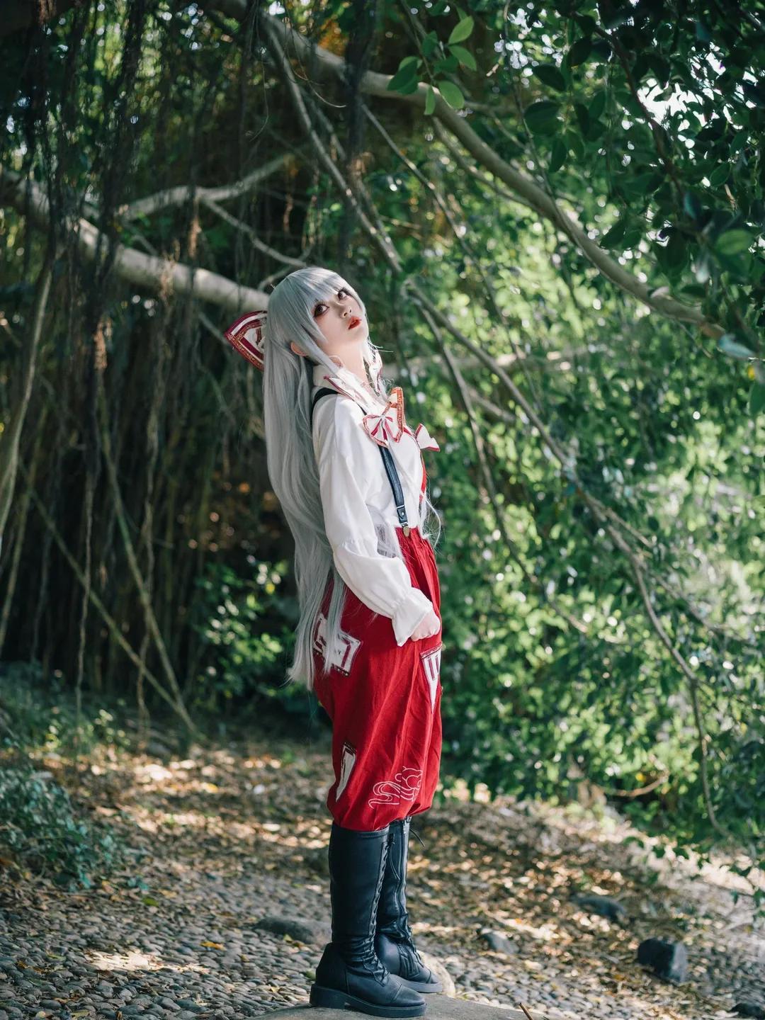 Outdoor photography, Fujiwara no Mokou cosplay, Silver hair, red eyes, Bamboo forest photoshoot, Touhou Project - Image 6