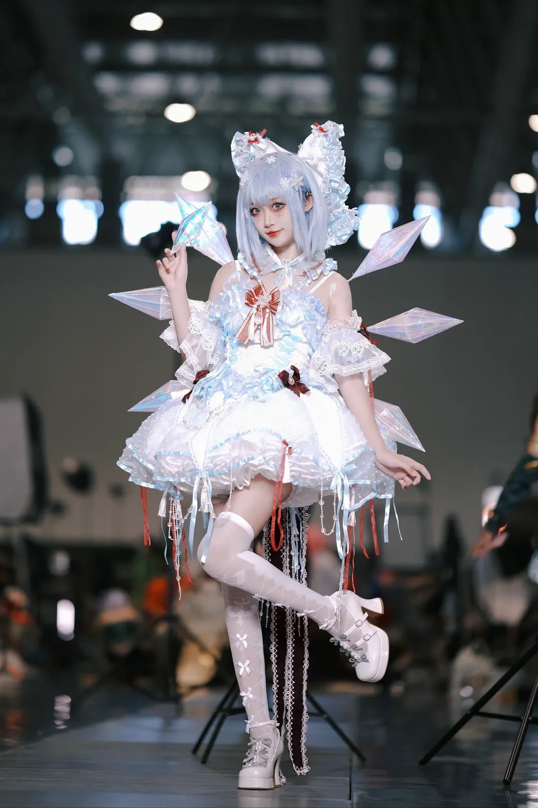 东方project, cosplay动作参考, 琪露诺cos, 漫展拍照姿势, 白丝过膝袜 - 第18张