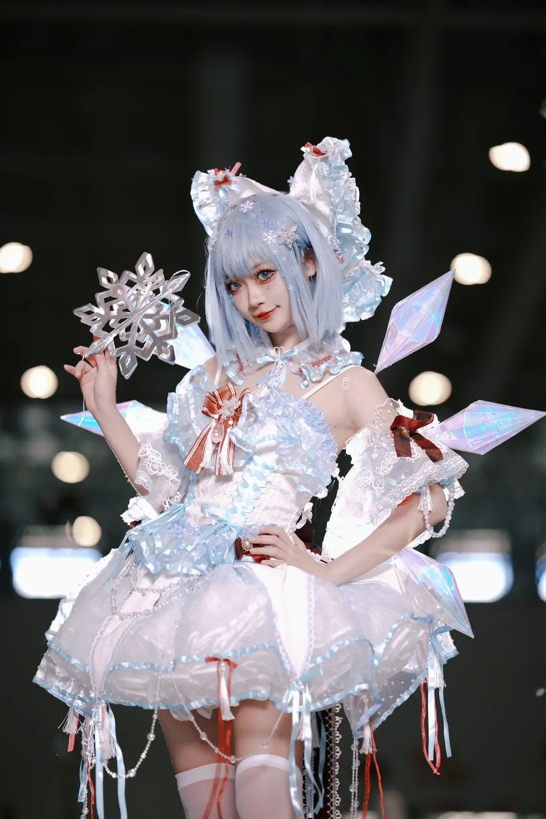 东方project, cosplay动作参考, 琪露诺cos, 漫展拍照姿势, 白丝过膝袜 - 第8张