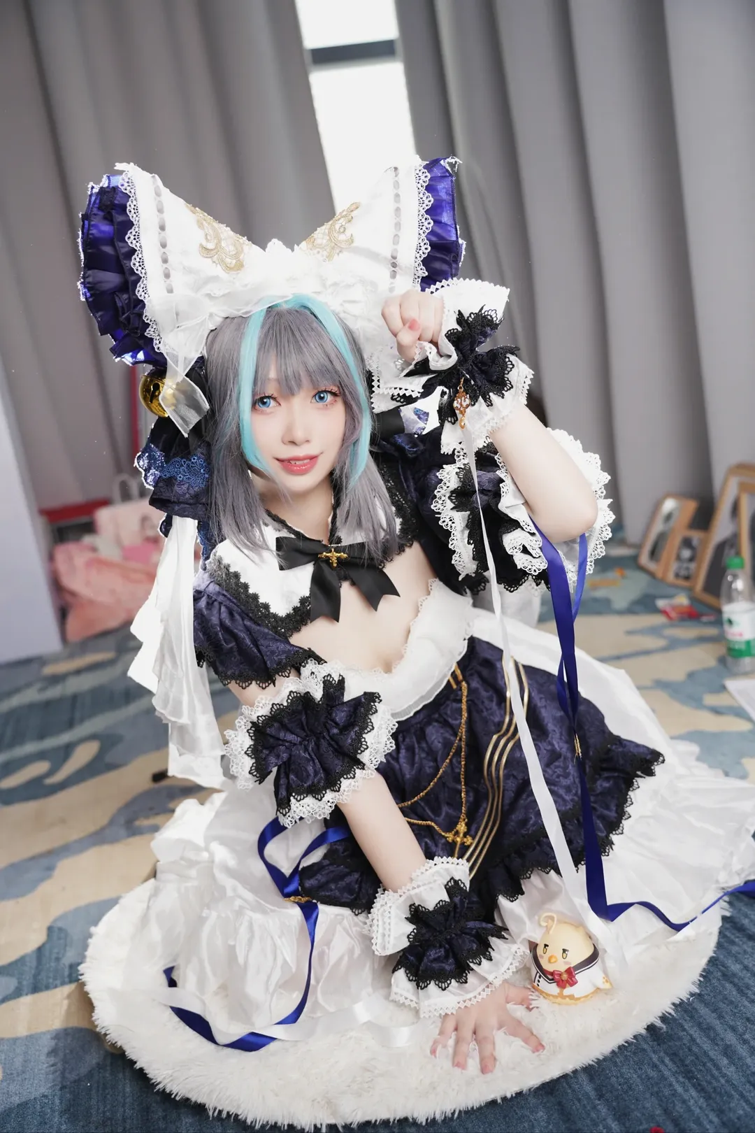Azur Lane, Convention photos, White tights cosplay, Female cosplayer, Little Cheshire cosplay - Image 2