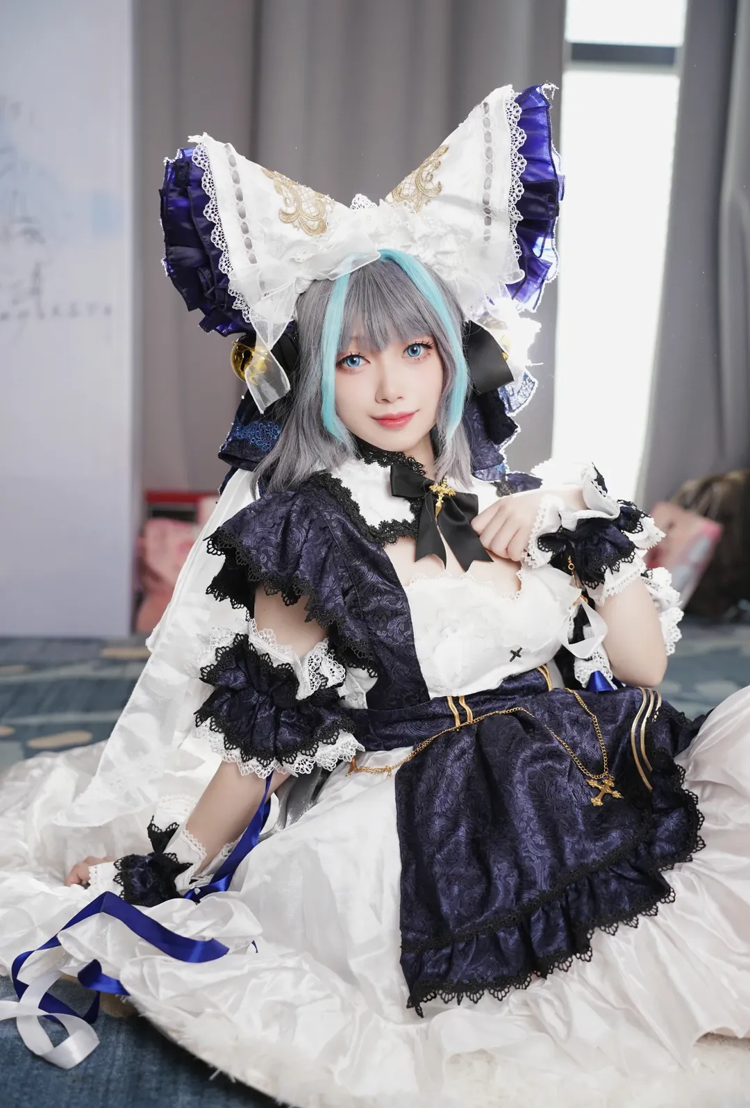 Azur Lane, Convention photos, White tights cosplay, Female cosplayer, Little Cheshire cosplay - Image 3