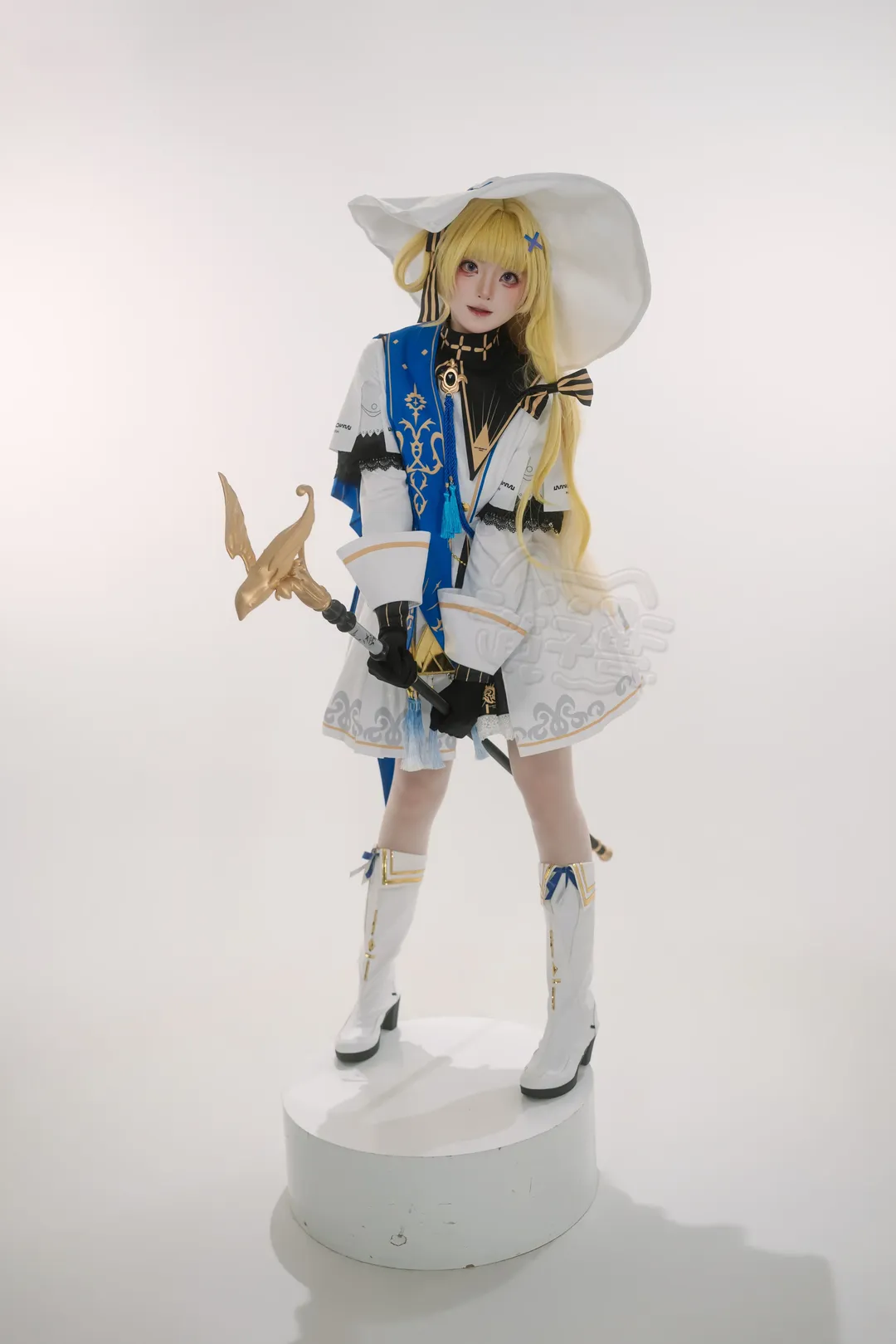 菲比cos, 鳴潮, cosplay攝影, 白絲cosplay, 服裝展示