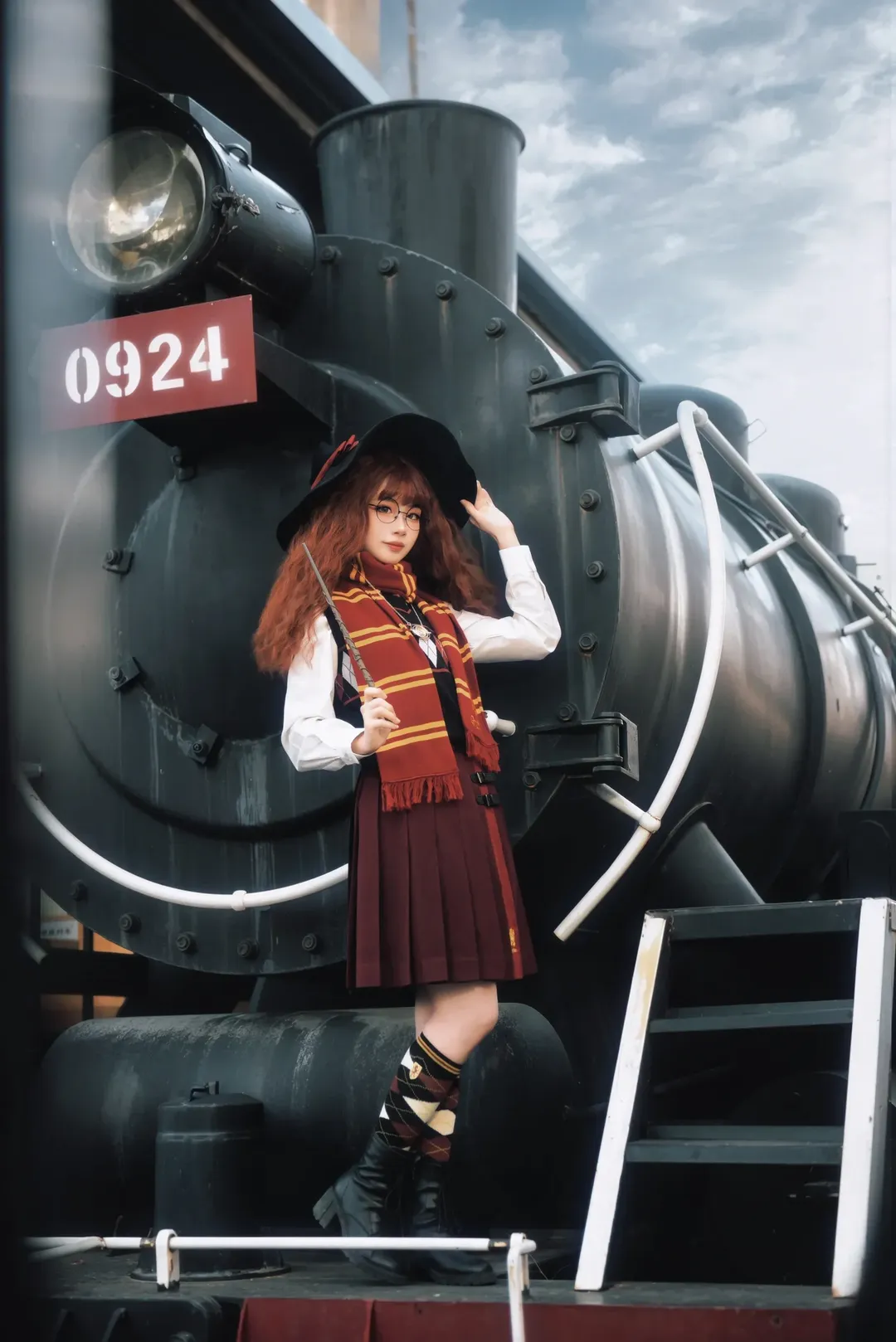 Hermione cosplay, Harry Potter, Universal Studios, Magical outfit, Stockings and long boots - Image 4