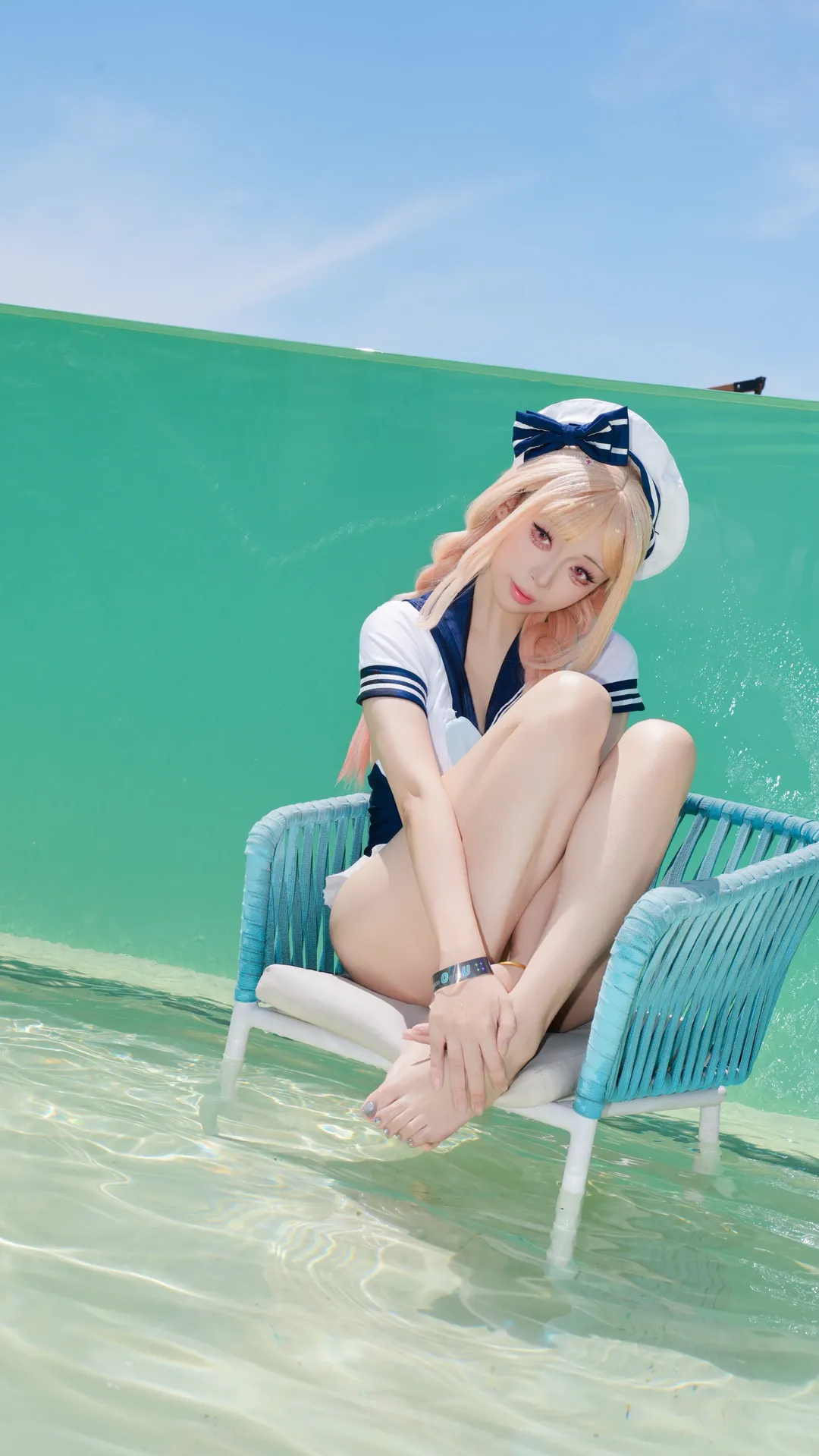 二次元cosplay, 水手风泳装cos, 夏日水边摄影, 池畔写真, 日常穿搭分享 - 第1张