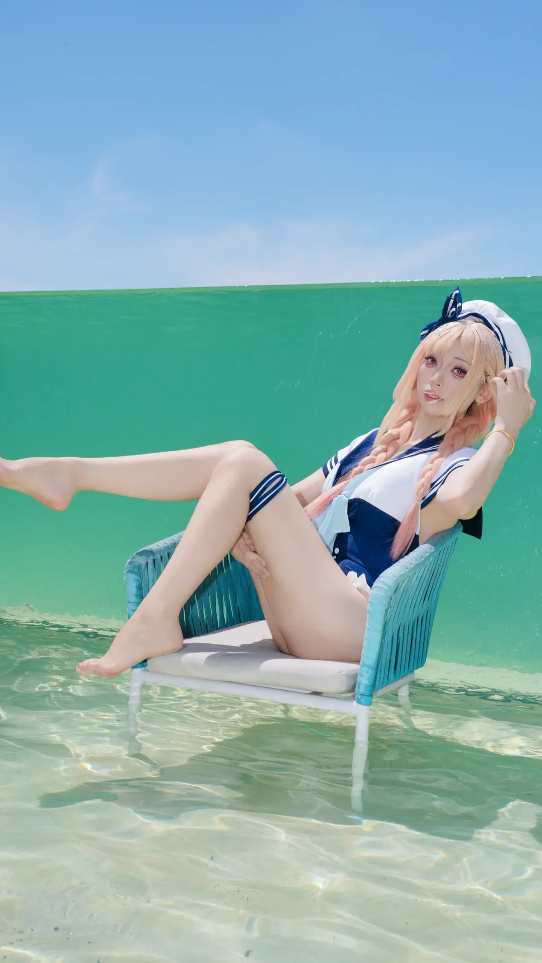 二次元cosplay, 水手风泳装cos, 夏日水边摄影, 池畔写真, 日常穿搭分享 - 第3张