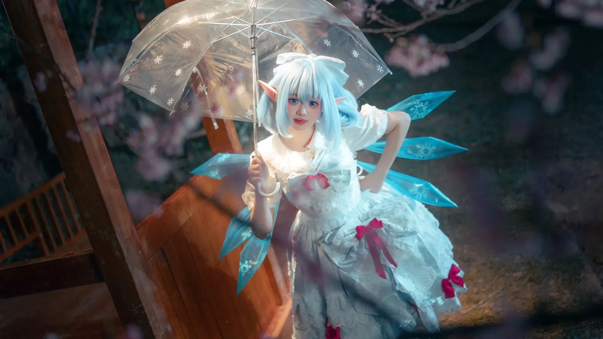 二次元撮影, 東方Project, エルフ耳, チルノコスプレ, 夜桜の屋外撮影 - 2枚目