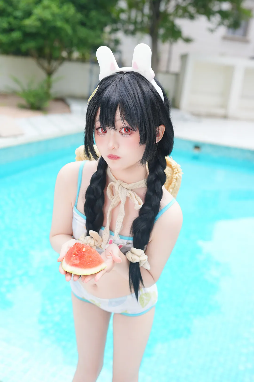 二次元, 碧蓝档案, 泳装cosplay, 霞泽美游cos, 吃西瓜