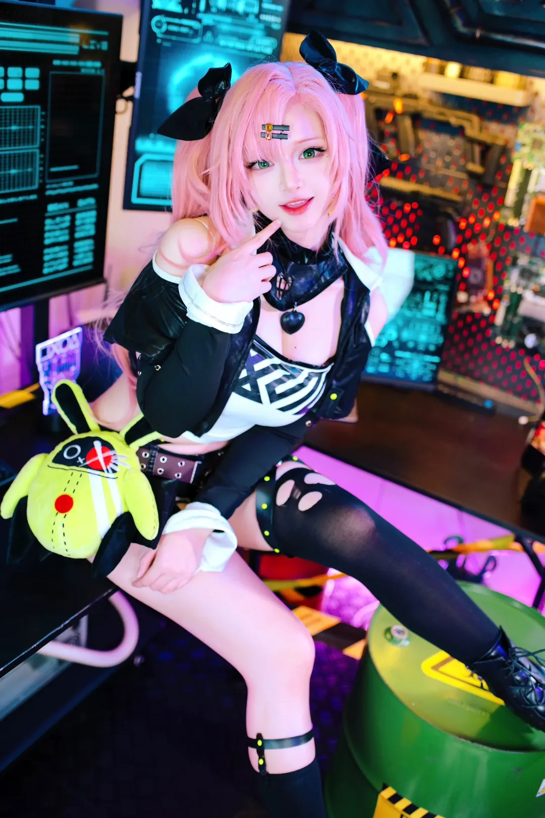 绝区零, cosplay, 赛博朋克风, 妮可德玛拉cos, 破洞丝袜 - 第1张