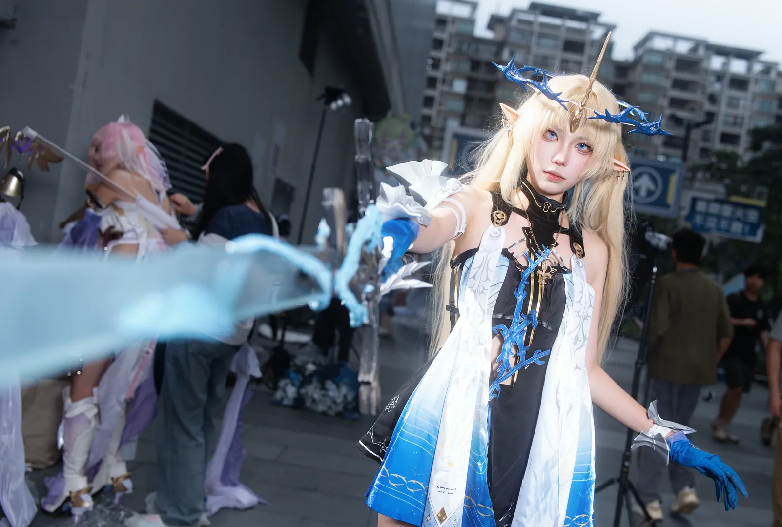 鸣潮, 萤火虫漫展, cosplay摄影, 二次元穿搭, 卡提希娅芙露德莉斯cos - 第1张