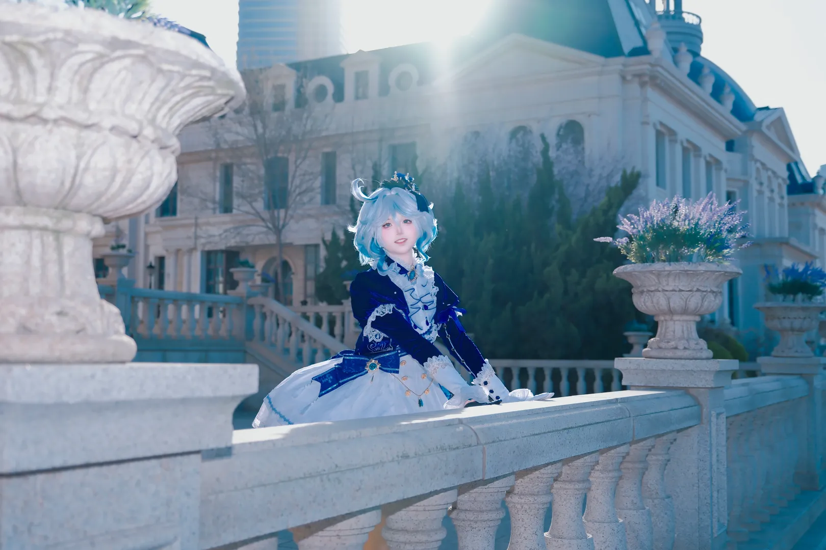 2D, Furina cosplay, Outdoor photography, White stockings, Blue dance track - Image 7