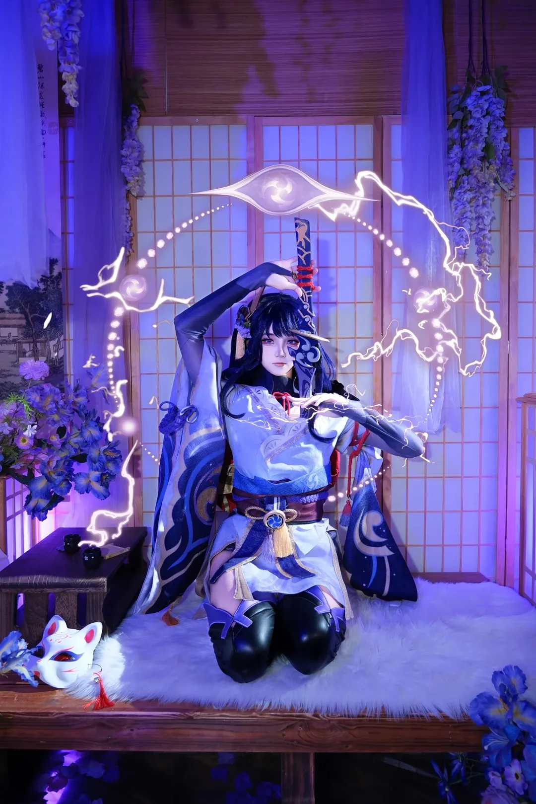 原神, スタジオ撮影, 雷電将軍コスプレ, 次元幻想カラコン, 黒ストッキングの長い脚 - 1枚目