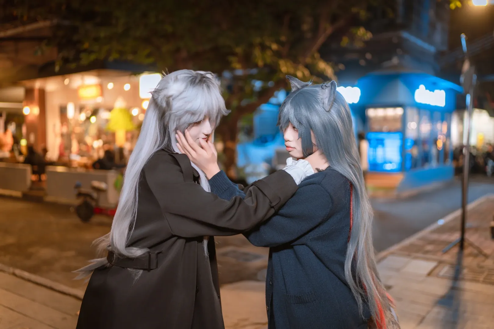Arknights, Lappland cosplay, Night portrait, Texas cosplay, Twin wolves - Image 2