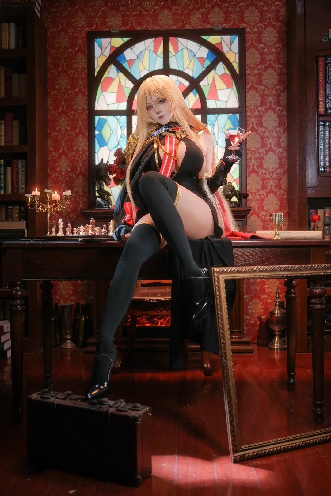 碧蓝航线, 二次元cosplay, 复古风摄影, 俾斯麦cos, 高开叉礼服
