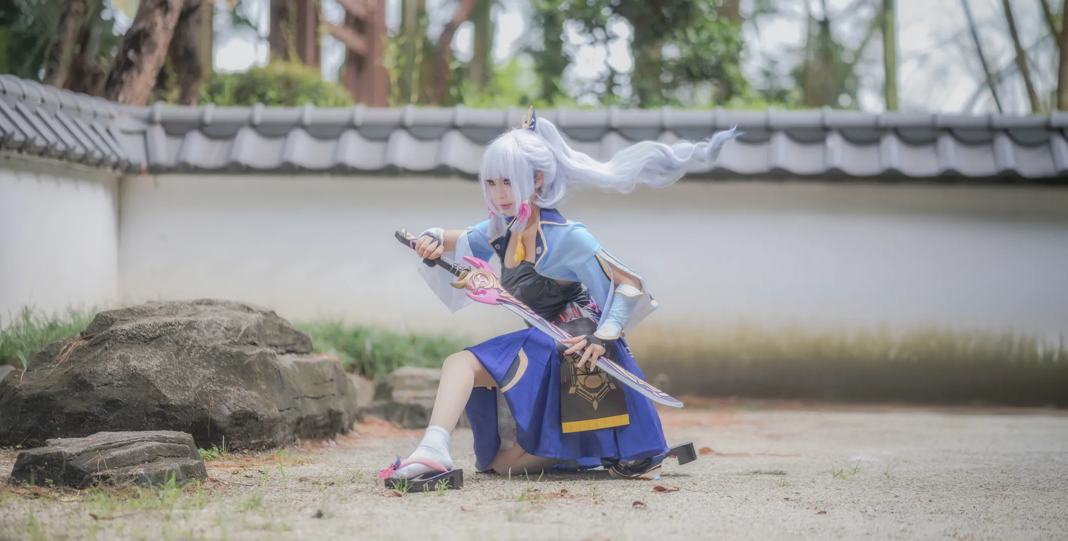 原神, 二次元cosplay, 神裡綾華cos, 角色扮演攝影, 日式和風庭院